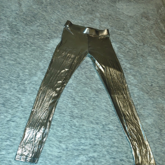 Shiny silver spandex style leggings small - Picture 5 of 8